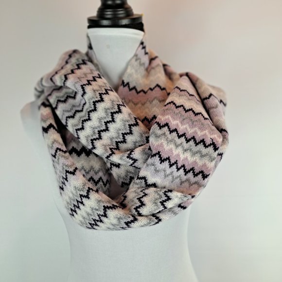 Halogen Cashmere Chevron Print Long Scarf / Wrap - Picture 4 of 7